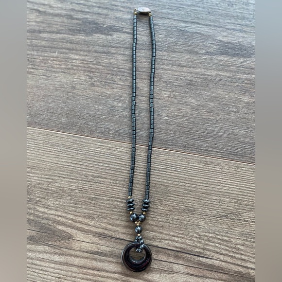 GORGEOUS VINTAGE METALLIC HEMATITE PENDANT NECKLACE - Picture 16 of 16